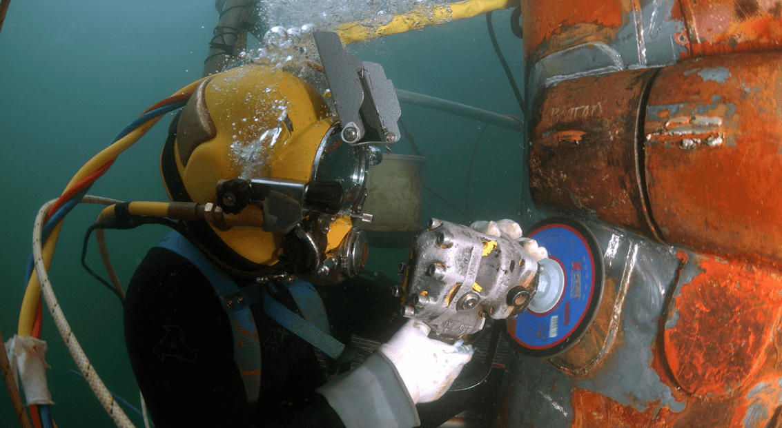 servicing under water with 3D printed tools